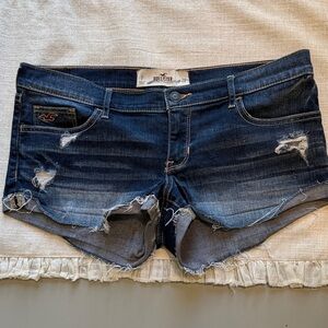 Hollister Women's Dark Blue Jean Shorts size 7 28